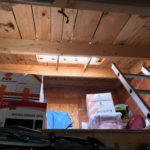 Intérieur du garage sous les tuiles de verre